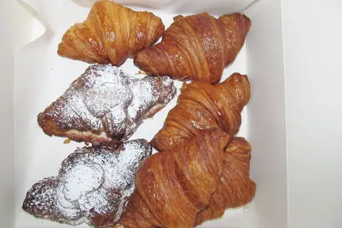 Crown Coffee House & Patisserie photo 1